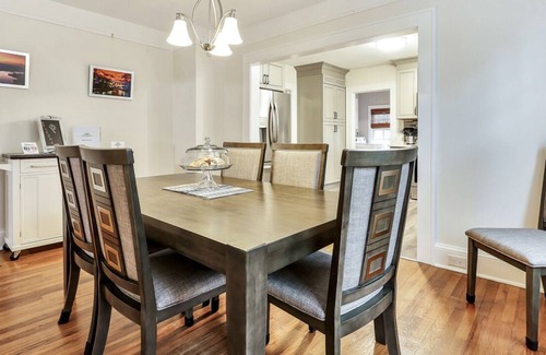 Travelers Rest House | Charming Cottage w/Huge Deck - Perfect for Families/Couples!