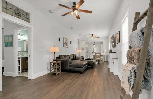 Lincolnville House | Charming Cottage w Pool, Walkable to Downtown