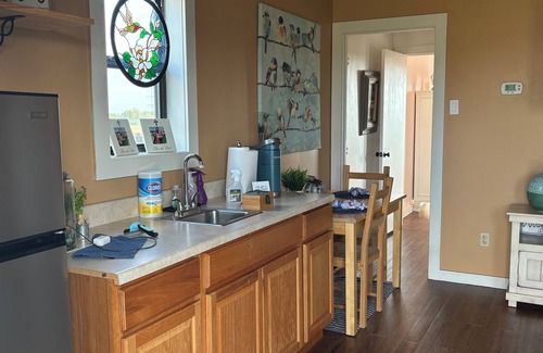 Fayetteville Cottage | Charming cottage with WiFi and AC in tranquil Roundtop area.