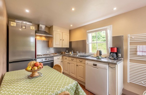 Martincourt Cottage | Charming Cottage with Garden, Fireplace, and Modern Amenities in Scenic Village Near Beauvais