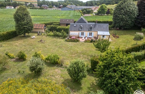 Martincourt Cottage | Charming Cottage with Garden, Fireplace, and Modern Amenities in Scenic Village Near Beauvais