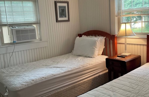 Mashpee Neck Cottage | Charming cottage with 2 bedrooms and WiFi, AC in enchanting Mashpee