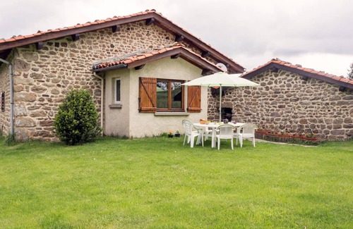 Sauvain Cottage | Charming cottage with fireplace, pets allowed, near ski slopes