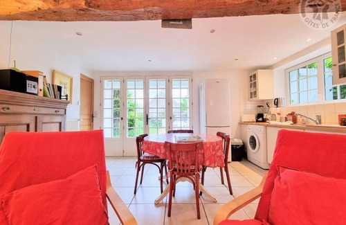 Boissets Cottage | Charming Cottage with Garden, Near Hiking Trails and Historical Sites