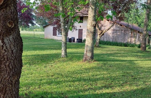 Ginestet Cottage | Charming Cottage with Pool, Near Vineyards and Historic Towns