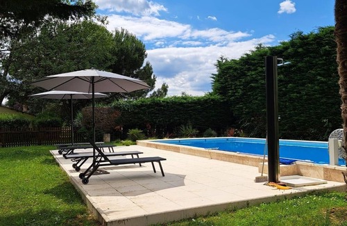 Ginestet Cottage | Charming Cottage with Pool, Near Vineyards and Historic Towns