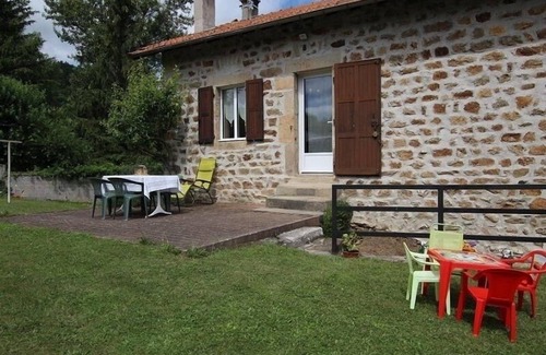 Lantriac Cottage | Charming Cottage with Terrace, Near Puy-en-Velay, Family-Friendly, Nature & Activities