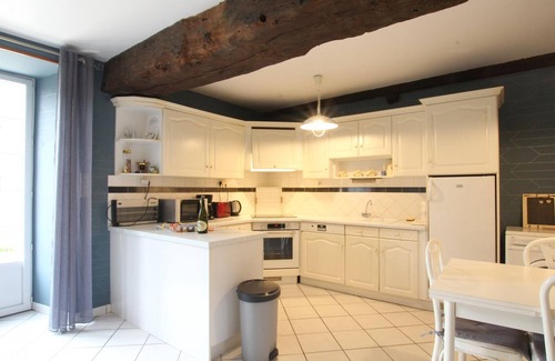Vessey Cottage | Charming Cottage with Garden, Terrace, and Modern Amenities near Mont Saint-Michel