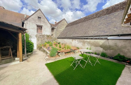 Villandry Cottage | Charming Cottage with AC, Enclosed Garden, and Secure Garage near Villandry Castle
