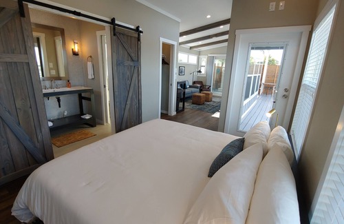 Kyle Hotel | Charming cottage with private pool & hot tub