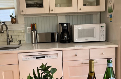 Annapolis House | Charming cottage with parking. Easy walk to downtown.