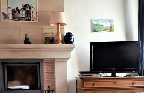 Le Guedeniau House | Charming cottage, XVIII, near forests, heated pool. La Flèche zoo 25 mins away