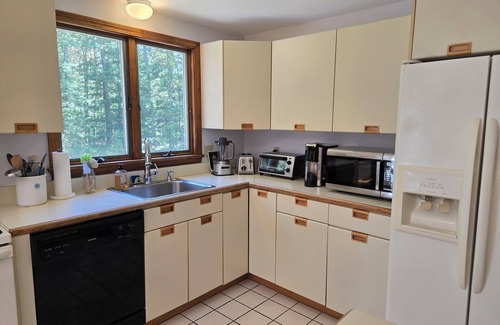 Marstons Mills House | Charming Cotuit Home, JUST REDUCED.n400.00 per night-Small Pet OKnSleeps 8.