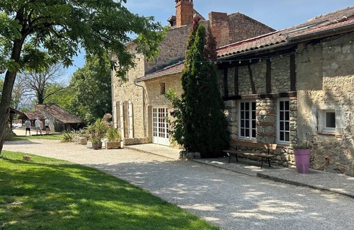 Clermont-Dessous House | Charming country estate with group gîtes (59 people) and swimming pool