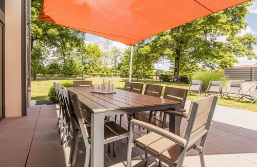 Chateau-Thebaud Cottage | Charming Countryside Retreat with Indoor Heated Pool Near Nantes & Clisson