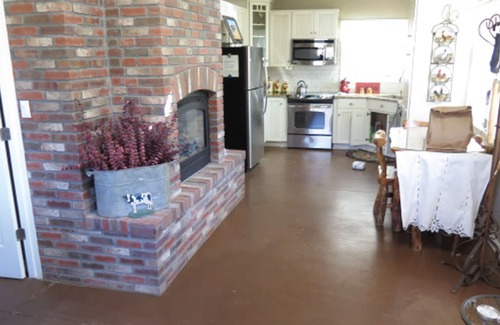 Durango House | Charming Country Barn in the Animas River Valley