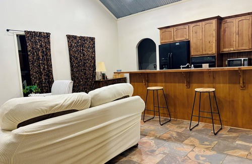 Evans House | Charming Country Cottage n2-bedroom house