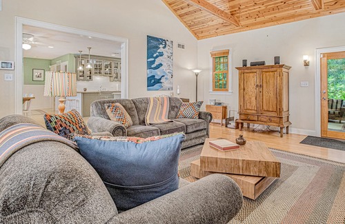 Three Oaks Cottage | Charming country cottage with screened porch, large yard, fireplace, & WiFi
