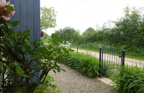 Montoldre Cottage | "Charming Country Cottage: Fireplace, Garden, Near Vichy & Activities, Pet-Friendly"