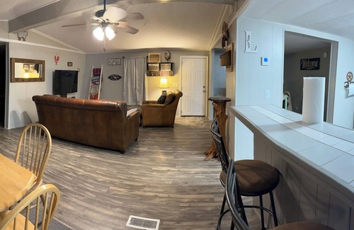 Leesville House | Charming Country Cottage 3-bedroom house in Leesville with WiFi and AC