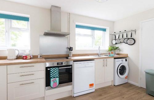 East Ashling House | Charming Country Cottage Nr City & Southdowns