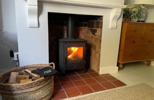 Bedford House | Charming country cottage in quiet rural setting
