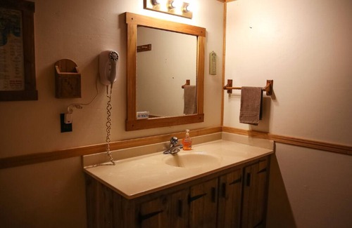 Derby Cabin | Charming, country escape cabin: Woodland Cabin