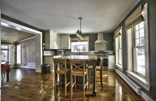 Ayers Cliff Ski Chalet | Charming Country House in Ayer's Cliff