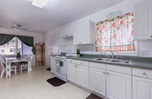 Hauula House | Charming Country Hale,ParkingWi-Fi,30 Night Rental
