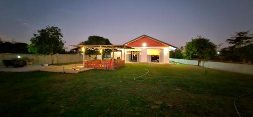 At Samat Villa | Charming Country House with Garden, Play Area & Pool