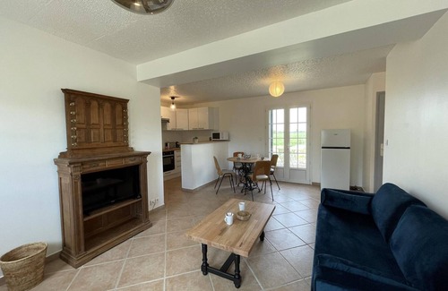 Trevol Cottage | Charming Country Home with Large Garden, BBQ, and Modern Comforts Near N7