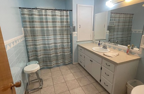 Elgin House | Charming country home with WiFi, AC in marvelous Elgin