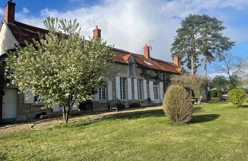 Sancergues House | Charming Country House in a Beautiful Park-Heated Swimming Pool-Near Sancerre
