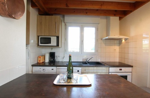 Saint-Martin-des-Champs Cottage | Charming Country House Near Avranches with Garden, BBQ, and Modern Amenities