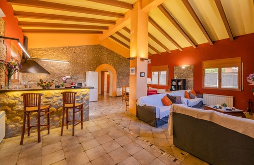 Cistella Cottage | Charming country house ideal for families, with large garden and pool