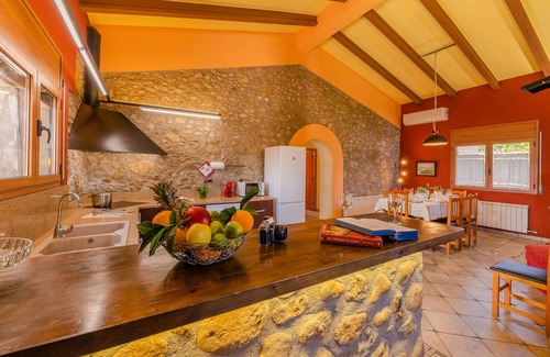Cistella Cottage | Charming country house ideal for families, with large garden and pool