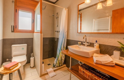 Cistella Cottage | Charming country house ideal for families, with large garden and pool