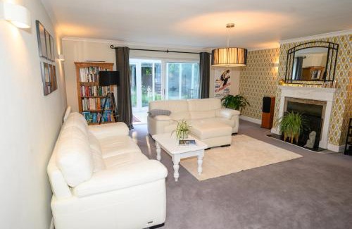 Middle Assendon House | Charming Country House near Henley-on-Thames