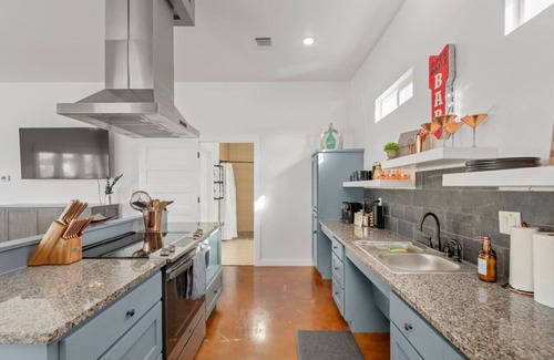 La Grange House | Charming Country Retreat Near Winery, and Brewery