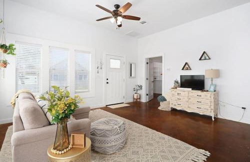 La Grange House | Charming Country Retreat Near Winery, and Brewery