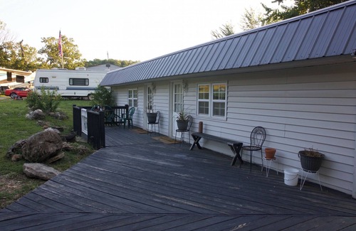 Eureka Springs Cabin | Charming Country 1Bd 1Ba Cabin near Eureka Springs, Beaver Lake and White River