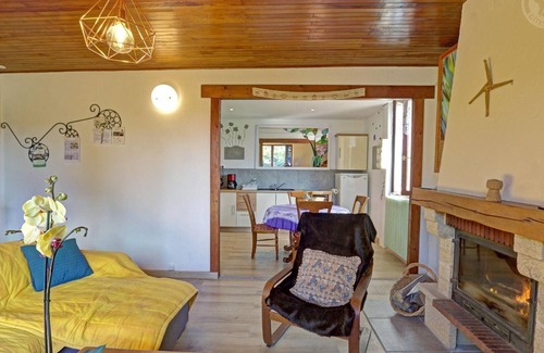 Marlhes Cottage | Charming Countryside Retreat with Fireplace, Garden, and WiFi in Marlhes