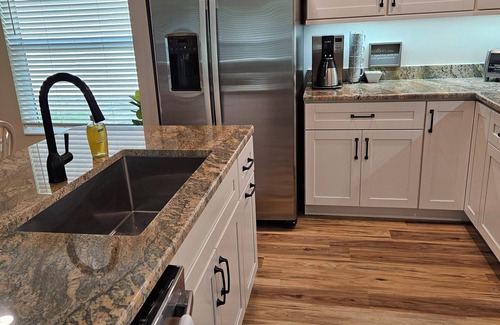 Palmetto House | Charming County Cottage - 5 Star Rated on Leading Vacation Rental Platform!