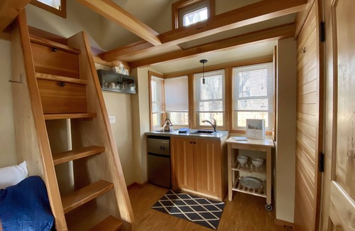 Lyons Resort | Charming Couples’ Escape – The Rusty Aspen Tiny Home in Lyons, CO