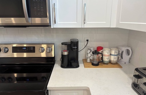 Okotoks Apartment | Charming & Cozy 1-Bd Suite. Perfect for a Gateway
