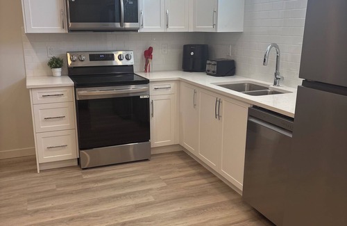 Okotoks Apartment | Charming & Cozy 1-Bd Suite. Perfect for a Gateway