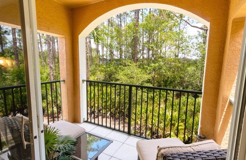 Naples Condo | Charming & cozy 1 bedroom, 1 bathroom condo with preserve