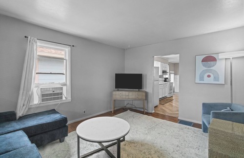Kokomo House | Charming, cozy 3 bed bungalow