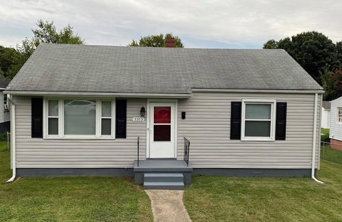 Mosby House | Charming, Cozy 3-bedroom Home in Richmond with WiFi and AC