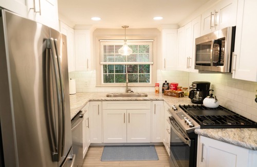 Eastside House | Charming & Cozy 3BR Home Retreat near SU/ESF/Upstate/LeMoyne